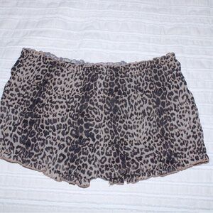 SHEIN Leopard Print Women Shorts